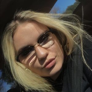 Meet your Posher, Alyssa